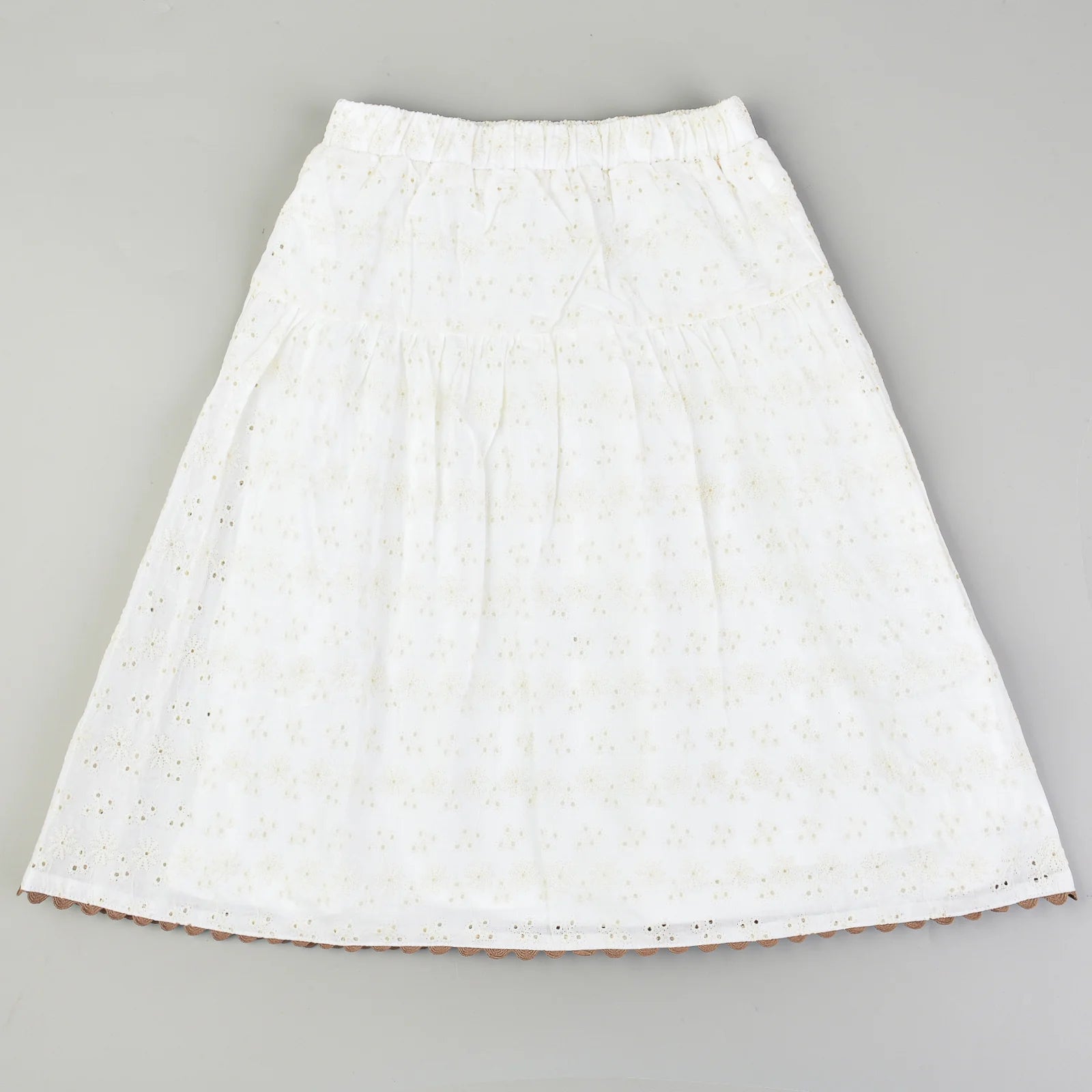 חצאית מבד תחרה - בז׳ 18