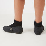 נעלי בובה בגימור צמר - אפור