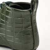 נעלי מוקסין בגימור קרוקו - זית