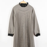 שמלת פליסה גימור תחרה - חום