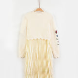 שמלת קפלים בשילוב קרדיגן סריג - שמנת