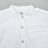 חולצה מכופתרת עם צווארון סיני - לבן