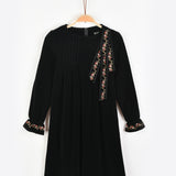 שמלת קטיפה בשילוב סרט פרחוני - שחור