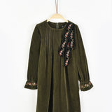 שמלת קטיפה בשילוב סרט פרחוני - זית