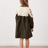 שמלה בשילוב סריג פרחוני - זית