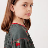 שמלה עם רקמת דובדבנים - ירוק