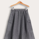 חצאית ספורטיבית עם שני כיסים - אפור