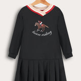 שמלת קפלים עם פתח ריב - שחור