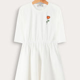 שמלת כיווצים עם הדפס - לבן