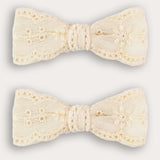 Pair of mini cotton lace pins - natural
