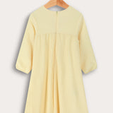 שמלת כיווצים עם רקמת פרחים - צהוב