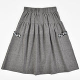 חצאית כיסים עם פרחים - שחור