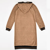 שמלת קטיפה עם קפוצ'ון - חום