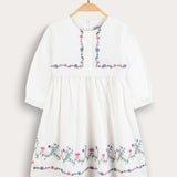 Embroidered dress with gathers - white