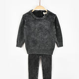 חליפת סריג עם סמל - שחור