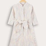 שמלת פסים עם קשר קדמי - לבן