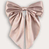 Bow tie pin with trail - stone