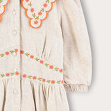 שמלת פשתן עם רקמת פרחים - בז׳