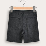 Front seam of shorts - black